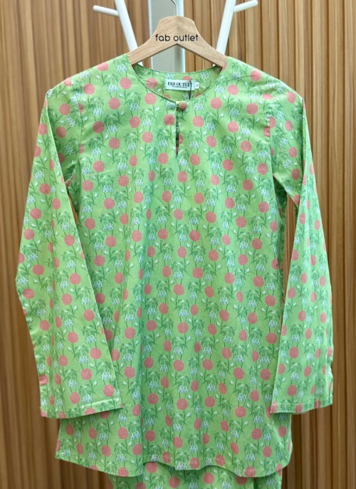 Kurung Shape in Greenish Orange