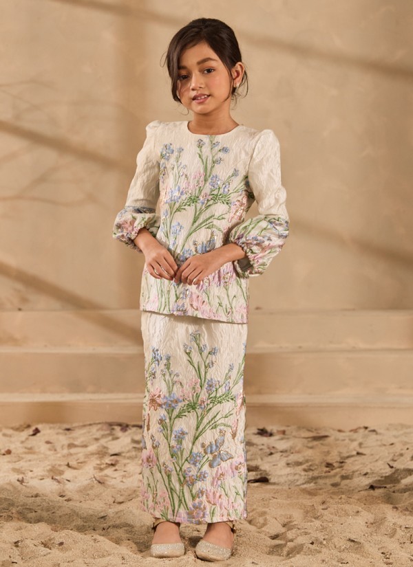 [PRE ORDER] Kurung Little Grandeur in Deloura