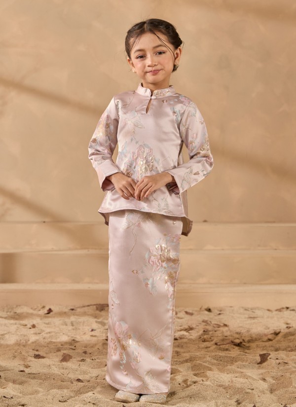 [PRE ORDER] Kurung Little Grandeur in Cherywod