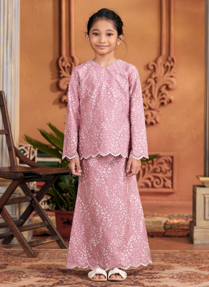 Kurung Sulam Little Regalia - Rosy Pink