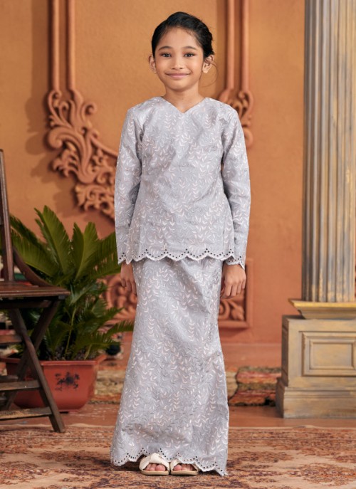 Kurung Sulam Little Regalia - Silver Grey