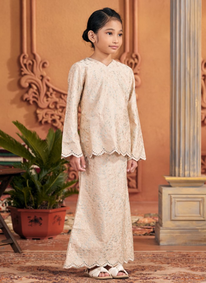 Kurung Sulam Little Regalia - Almond Brown