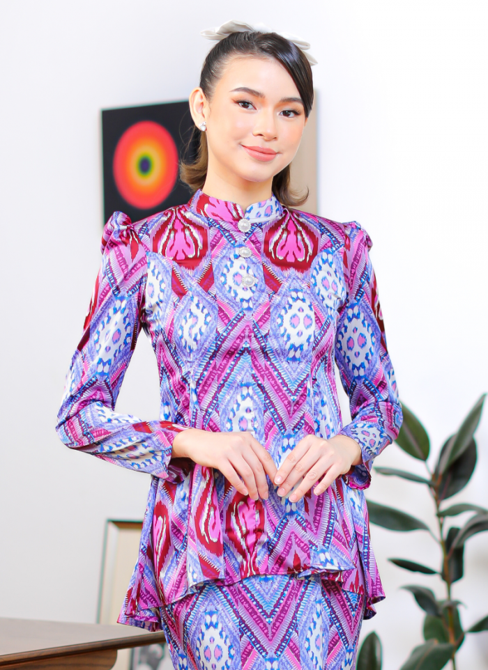 Kurung Retro in Azizah