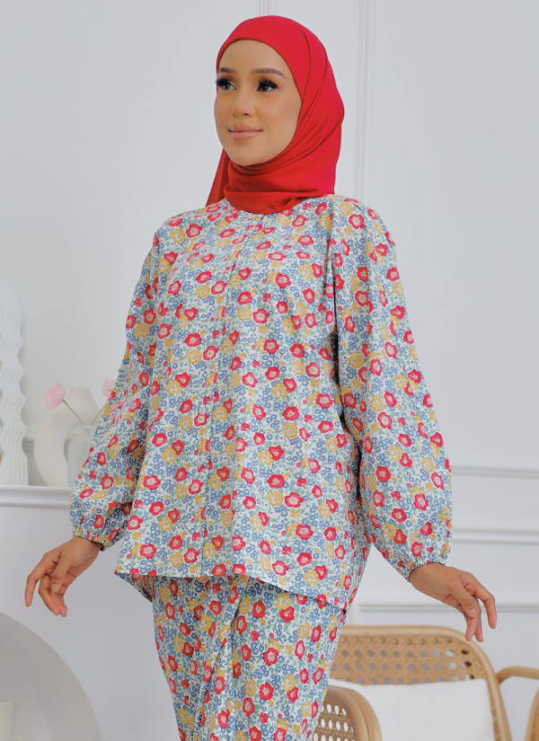 Kurung Prism in Amaranth