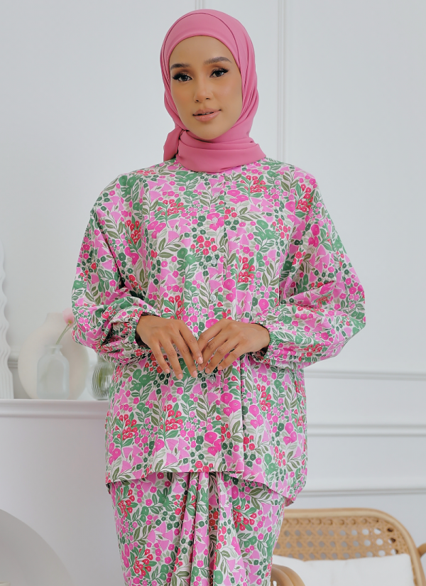 Kurung Prism in Crimson