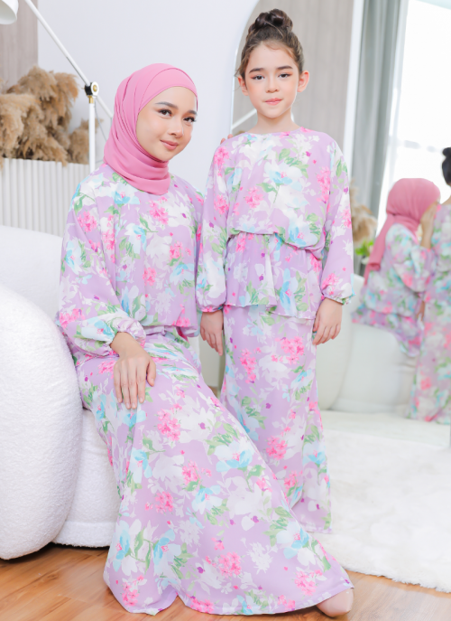 Kurung Hikari in Asuka