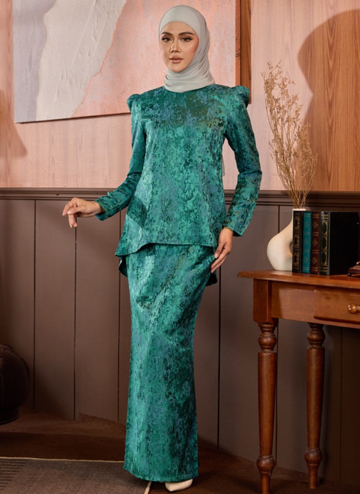 [PRE ORDER] Kurung Grandeur in Aurelia