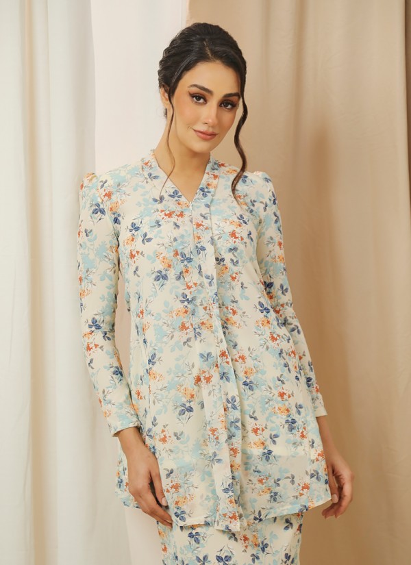Kebaya Classique in Hailey