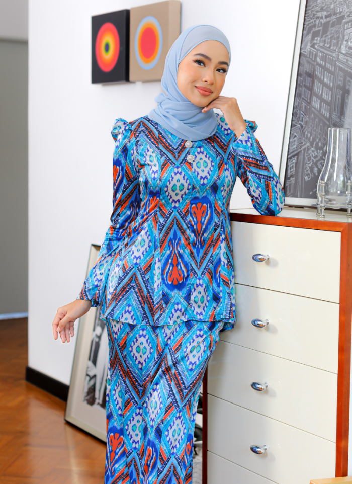 Kurung Retro in Aminah