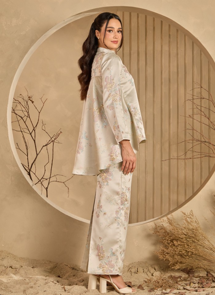 [PRE ORDER] Kurung Grandeur in Candella