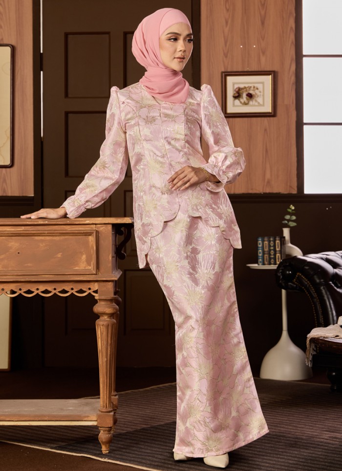 [PRE ORDER] Kurung Grandeur in Bohemia