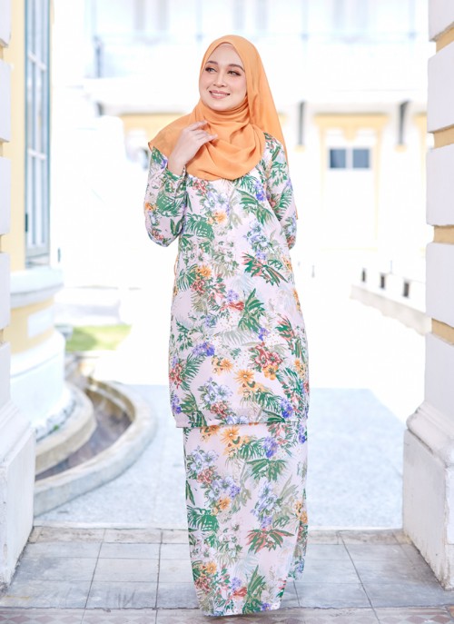 Kurung Luxury in Honey