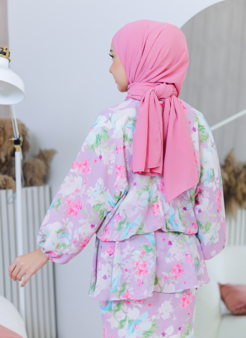 Kurung Hikari in Asuka