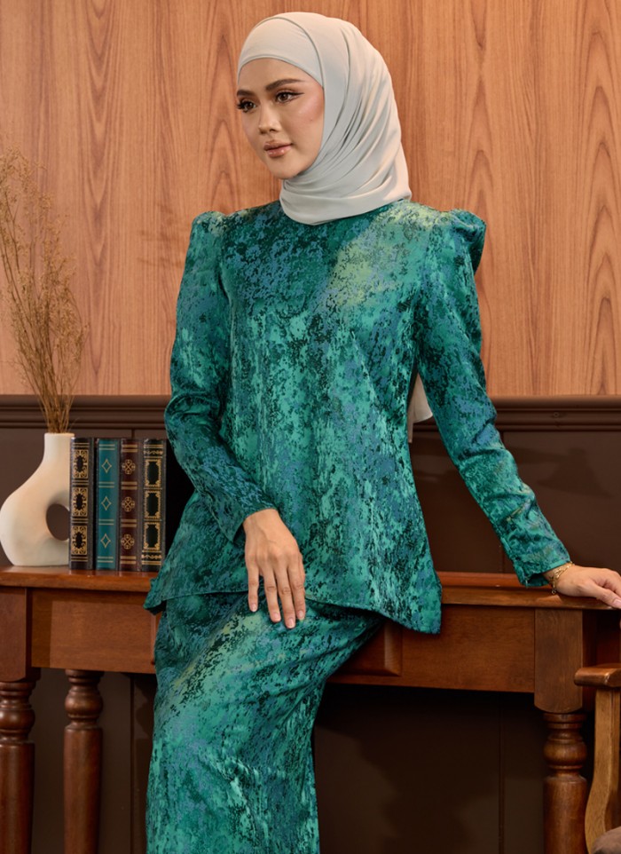 [PRE ORDER] Kurung Grandeur in Aurelia