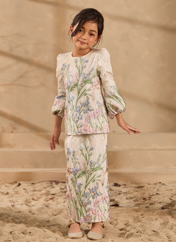 [PRE ORDER] Kurung Little Grandeur in Deloura