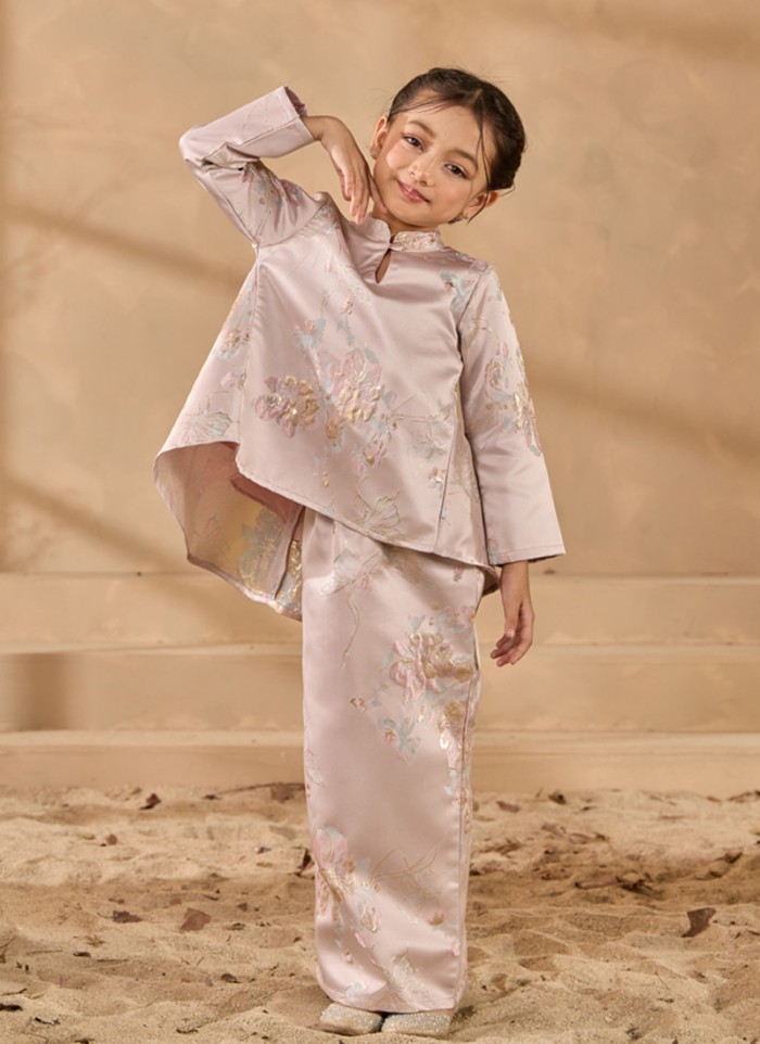 [PRE ORDER] Kurung Little Grandeur in Cherywod