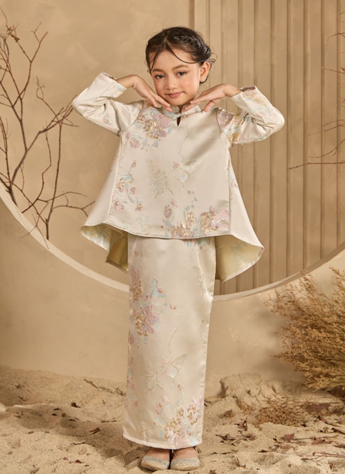 [PRE ORDER] Kurung Little Grandeur in Candella