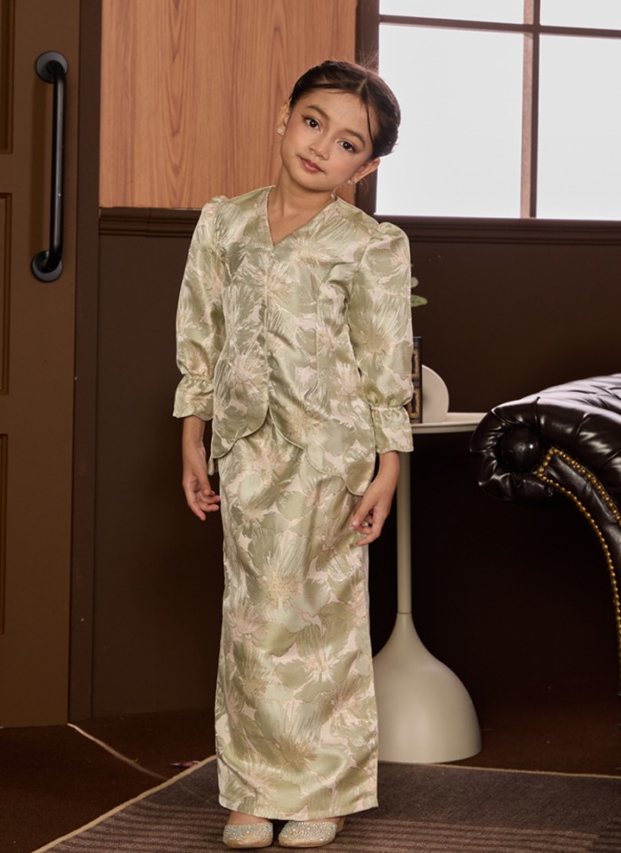 [PRE ORDER] Kurung Little Grandeur in Borealis