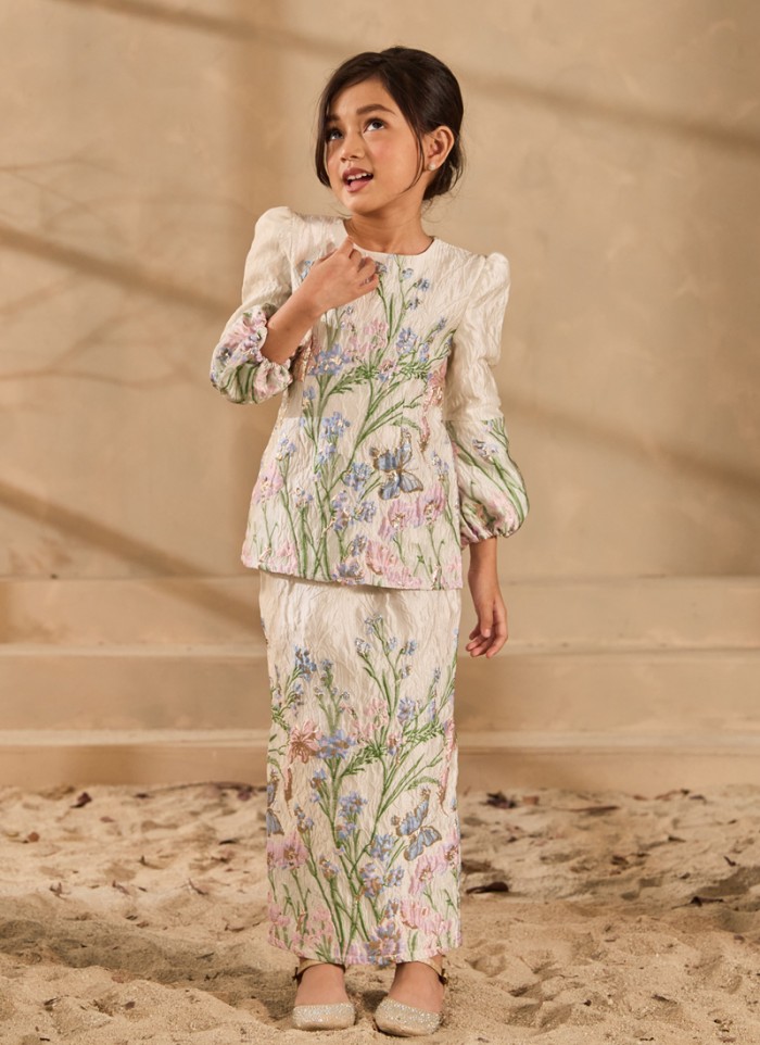 [PRE ORDER] Kurung Little Grandeur in Deloura