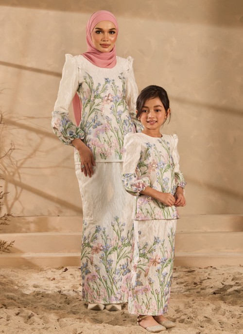 [PRE ORDER] Kurung Little Grandeur in Deloura