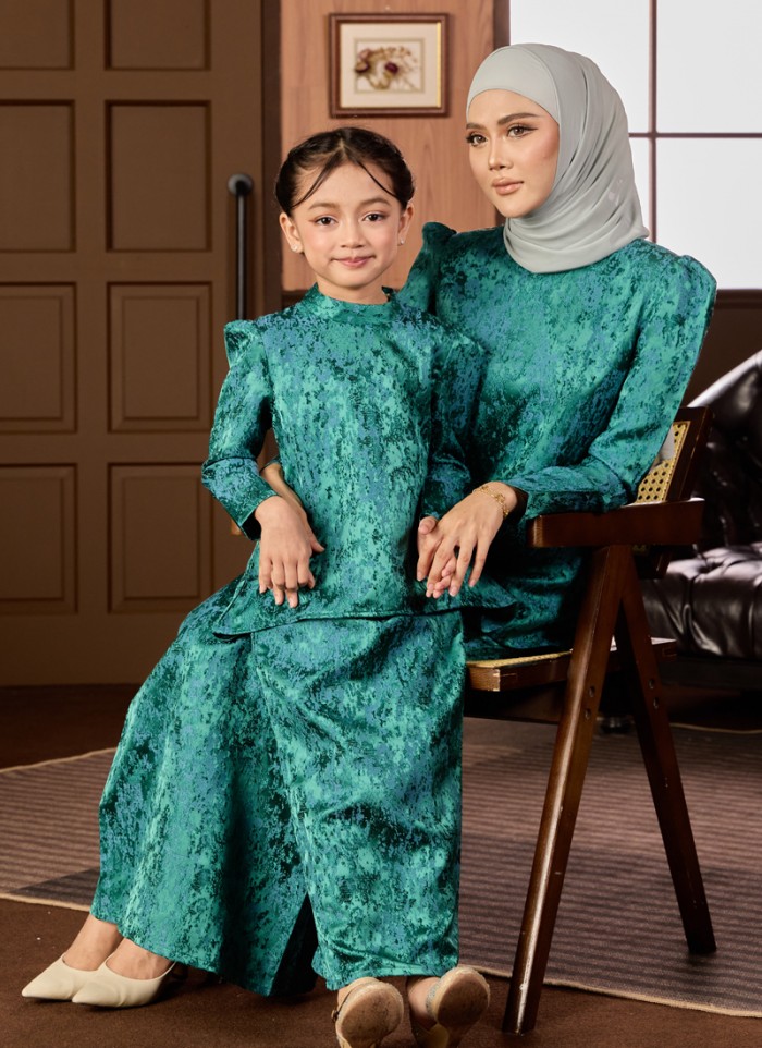[PRE ORDER] Kurung Little Grandeur in Aurelia