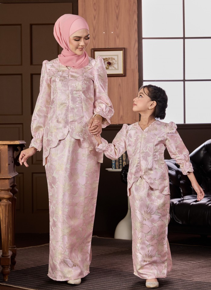 [PRE ORDER] Kurung Grandeur in Bohemia