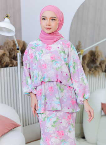 Kurung Hikari in Asuka